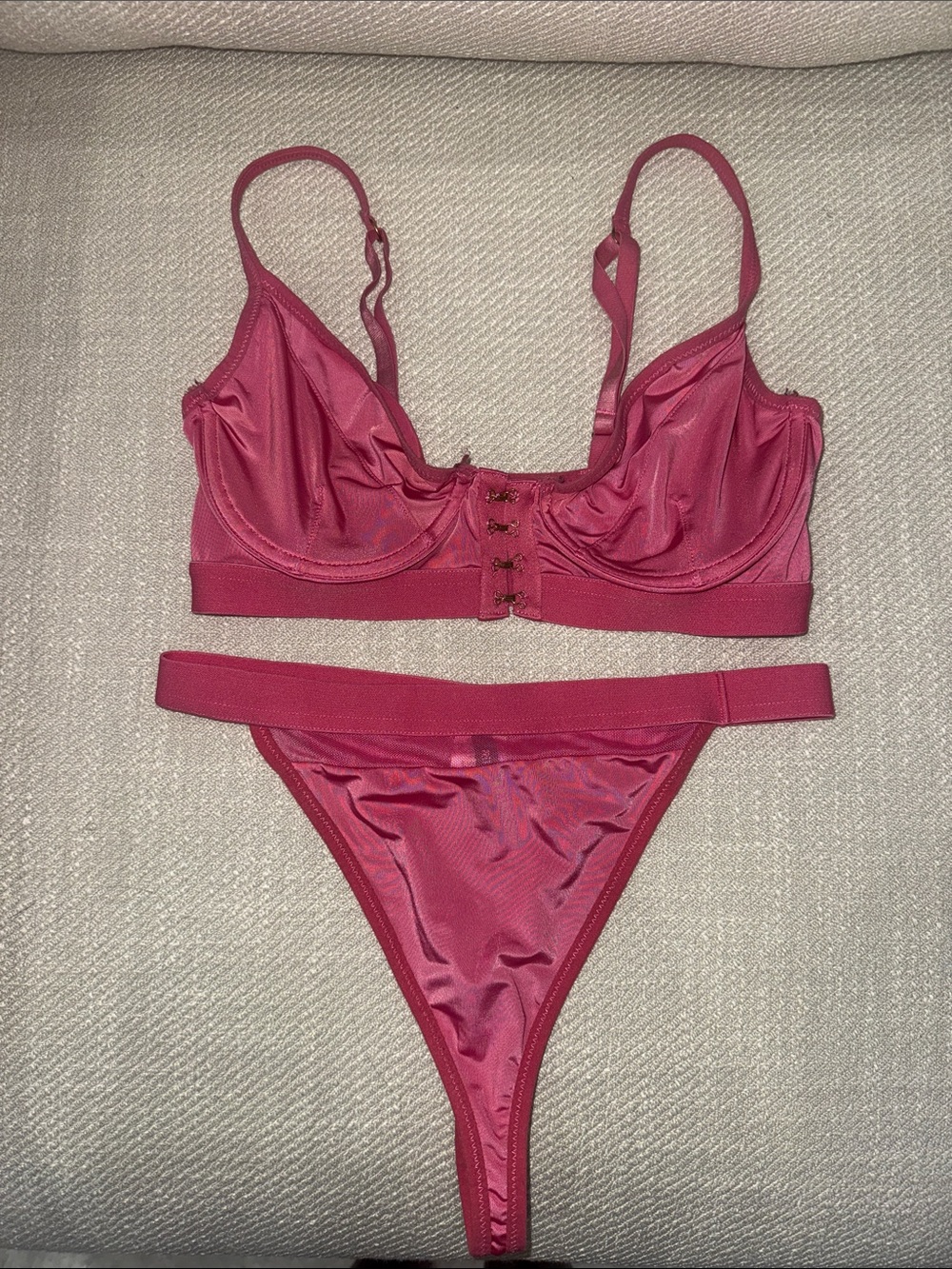 Pretty Little Thing Bra Set - Picture 3 of 8